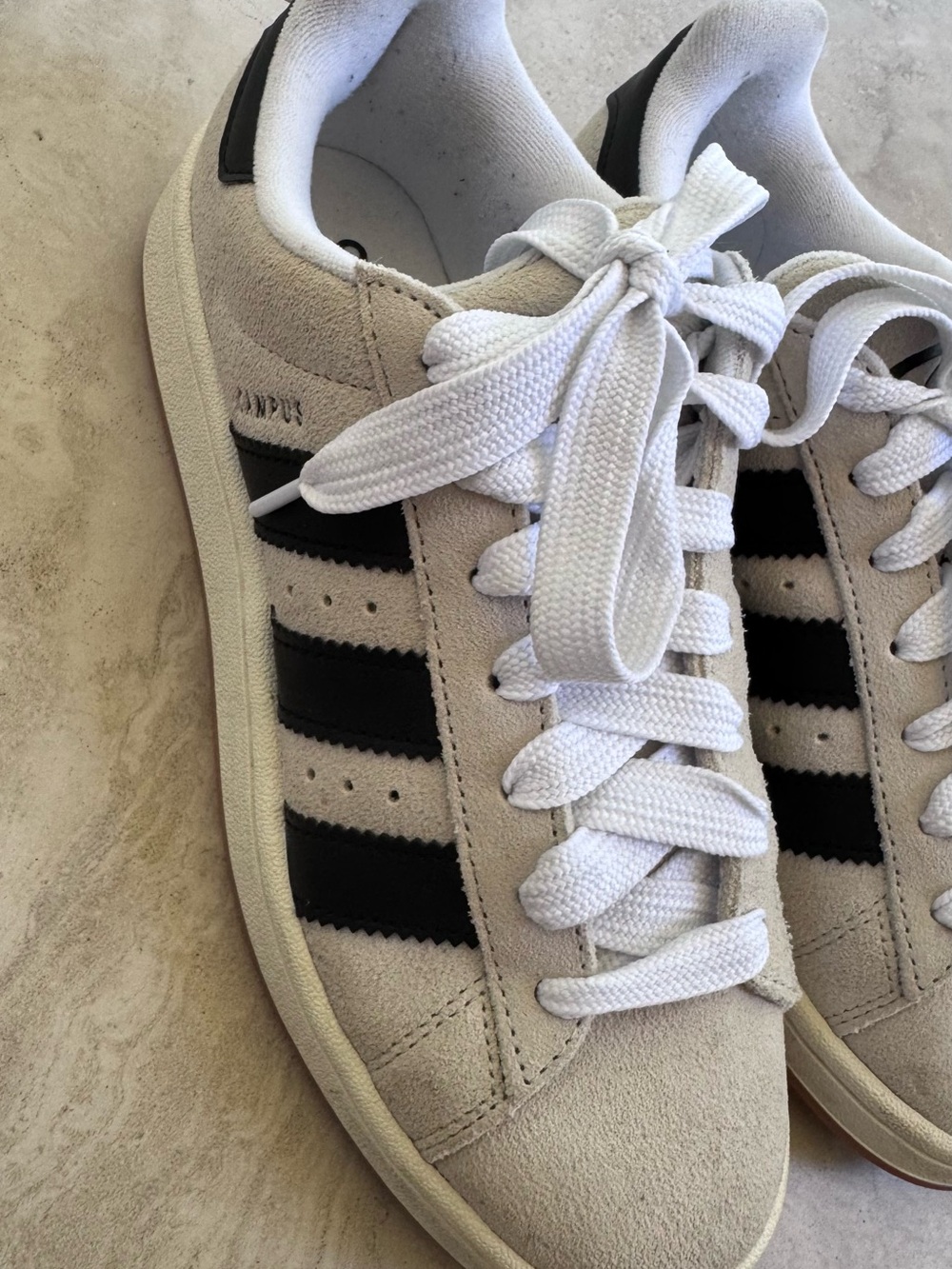 adidas Cream Sneakers with Black Stripes and Heel Tab - Picture 3 of 9
